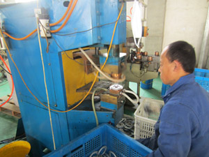 旋装机油滤清器生产线正式投产